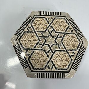 Jewelry box hand made in Europe with natural shells, real wood